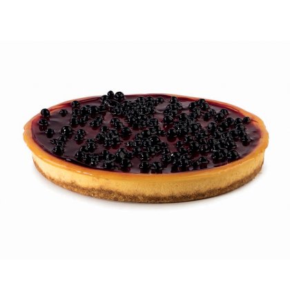 Okrugla cheesecake torta s borovnicama, zlatnom koricom i sjajnim voćnim kompotom, na bijeloj pozadini