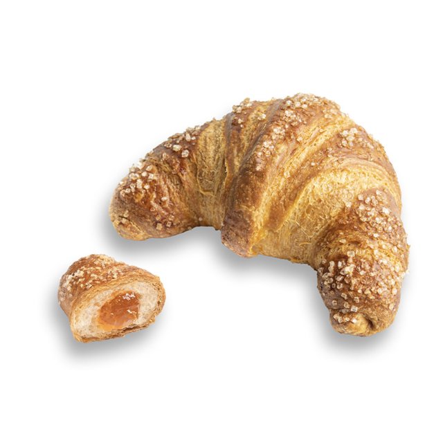 Zlatni kroasan posut krupnim šećerom, s manjim prerezanim komadom koji otkriva punjenje od kajsije.