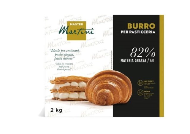Pakovanje Master Martini 2kg poslastičarskog maslaca sa 82% masti, sa kroasanom i lisnatim tijestom sa kremom.